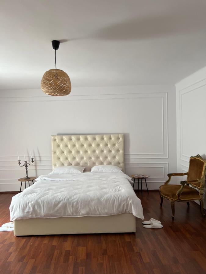 Hidden Gem Apartment In The Center Of The City Brasov Luaran gambar